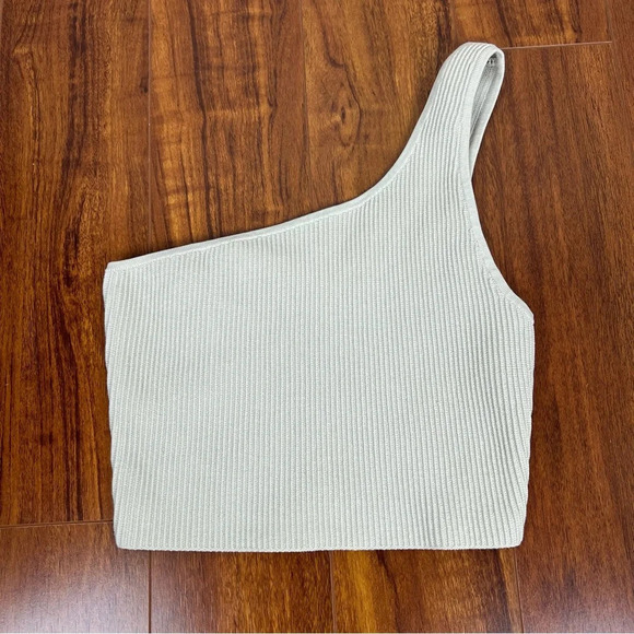 Aritzia Babaton Tank Top Sculpt One-Shoulder Crop in Matte Pearl Cream B7 - Picture 3 of 6